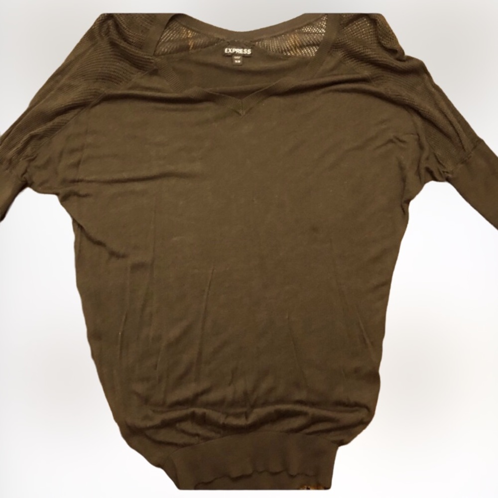 New without tags- Express Short Sleeve DOLMAN Sweater Army Green Size XS